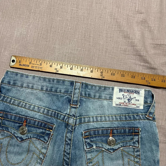 Vintage Y2k True Religion Billy Ripped Jean Shorts Teens size 16 women’s size 28 - Picture 6 of 7
